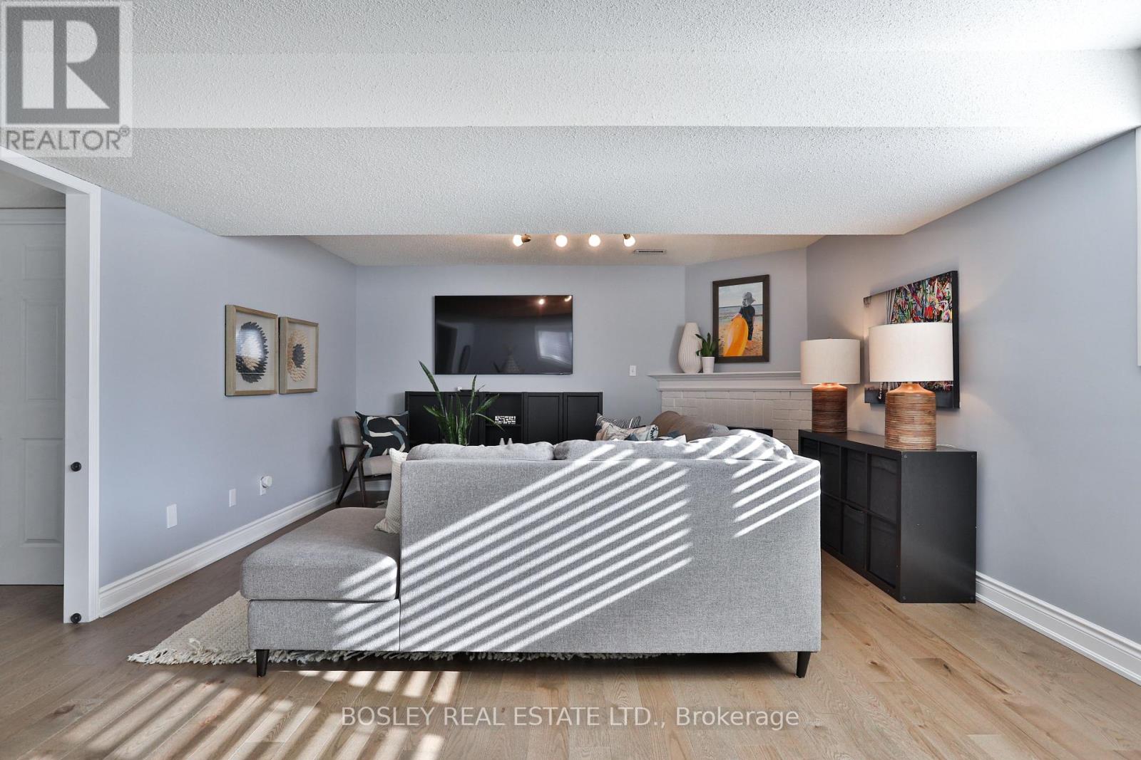38 BOWLES DR