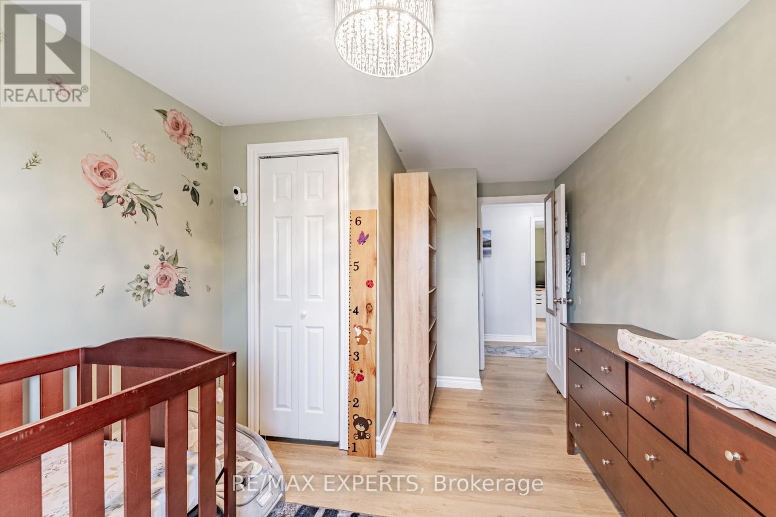 292 VANCOUVER CRES