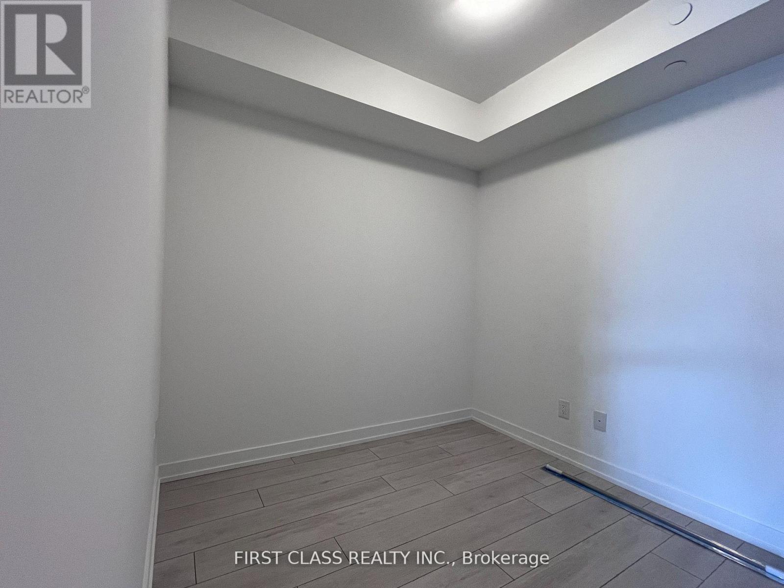 #1217 -2031 KENNEDY RD, #1217