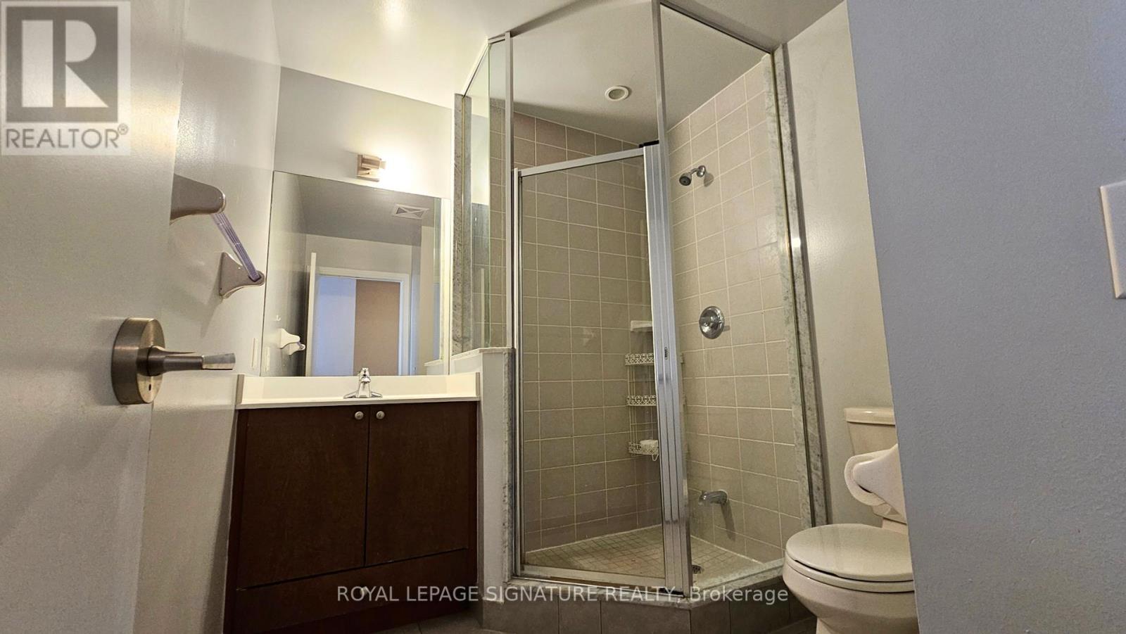 #2215 -181 VILLAGE GREEN SQ, #2215