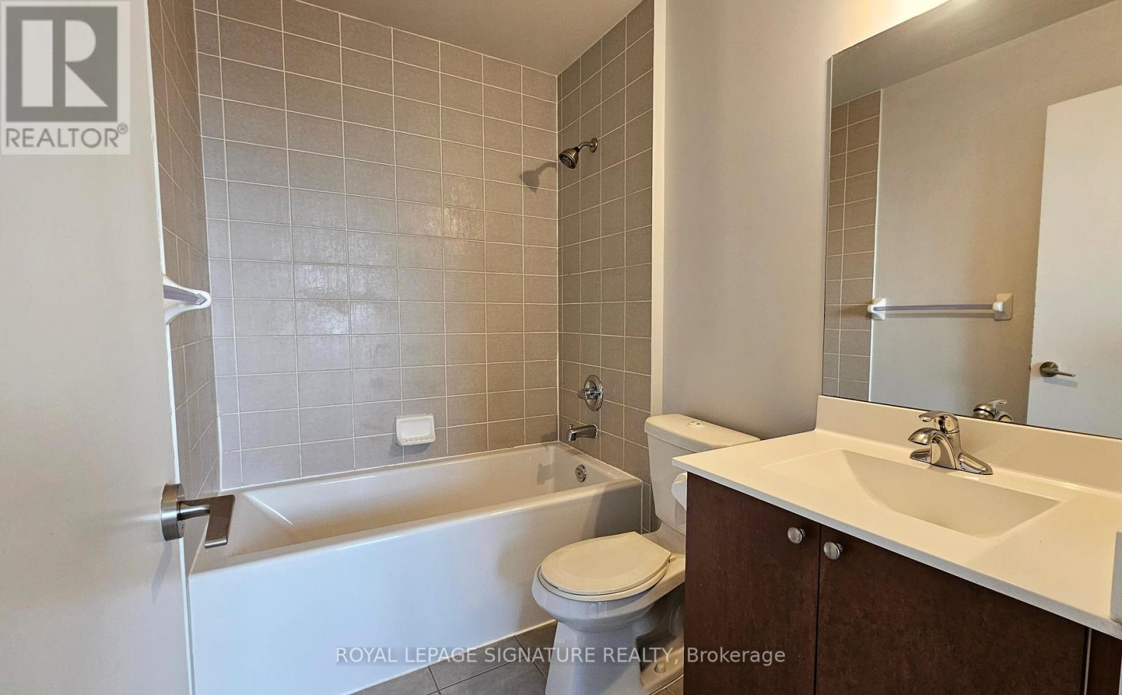 #2215 -181 VILLAGE GREEN SQ, #2215