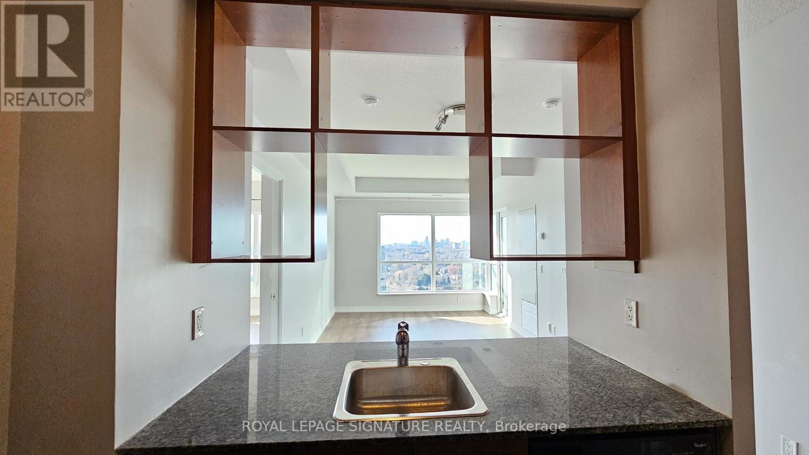 #2215 -181 VILLAGE GREEN SQ, #2215