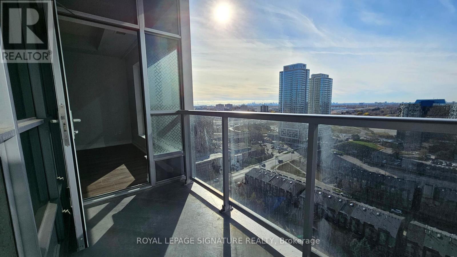 #2215 -181 VILLAGE GREEN SQ, #2215
