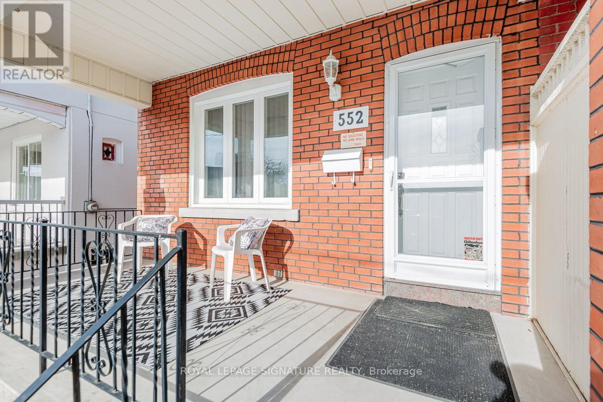 552 GLEBEHOLME BLVD