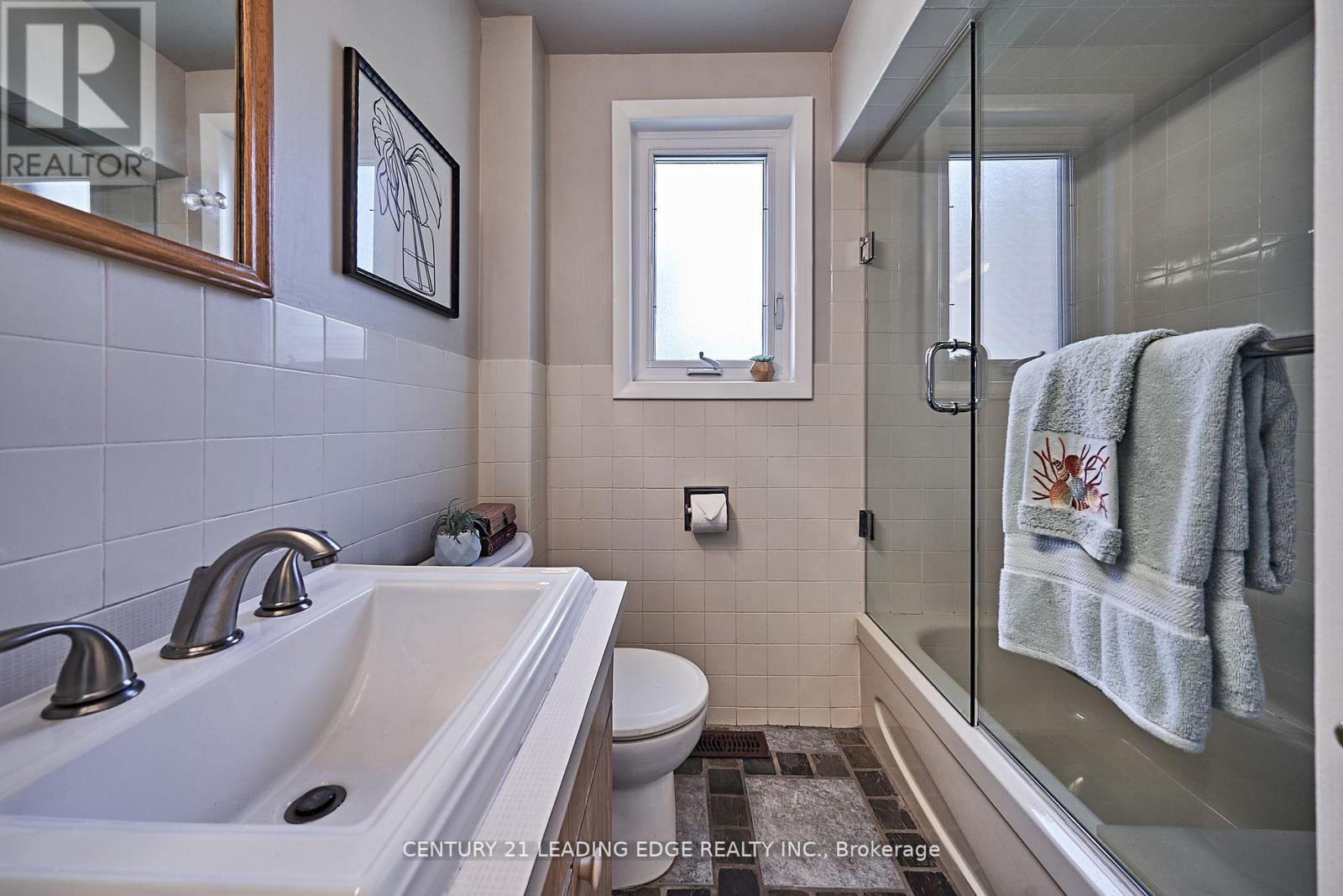 17 SCARBOROUGH HEIGHTS BLVD