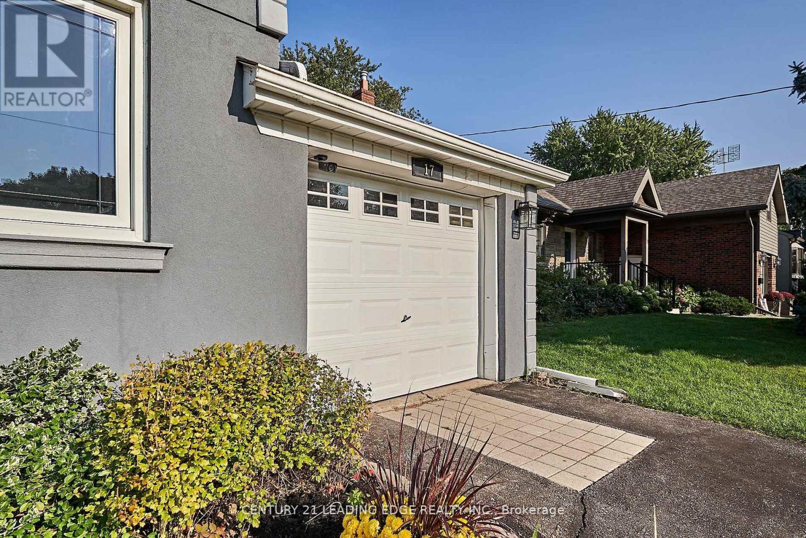 17 SCARBOROUGH HEIGHTS BLVD