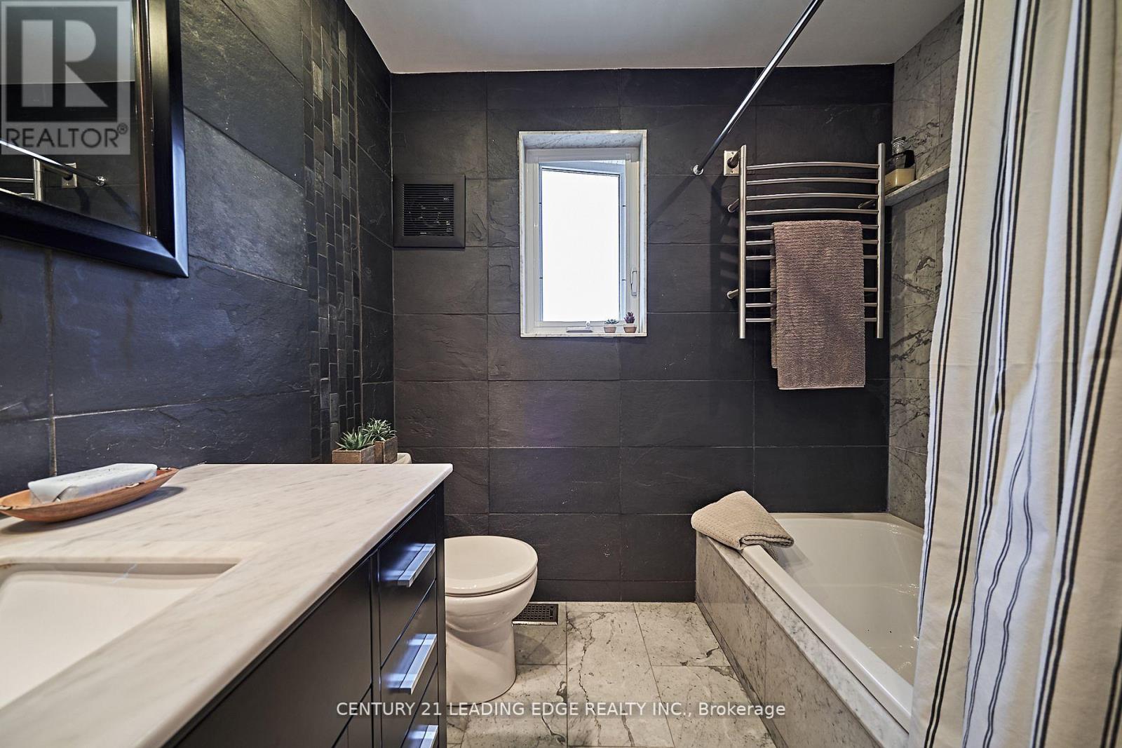 17 SCARBOROUGH HEIGHTS BLVD