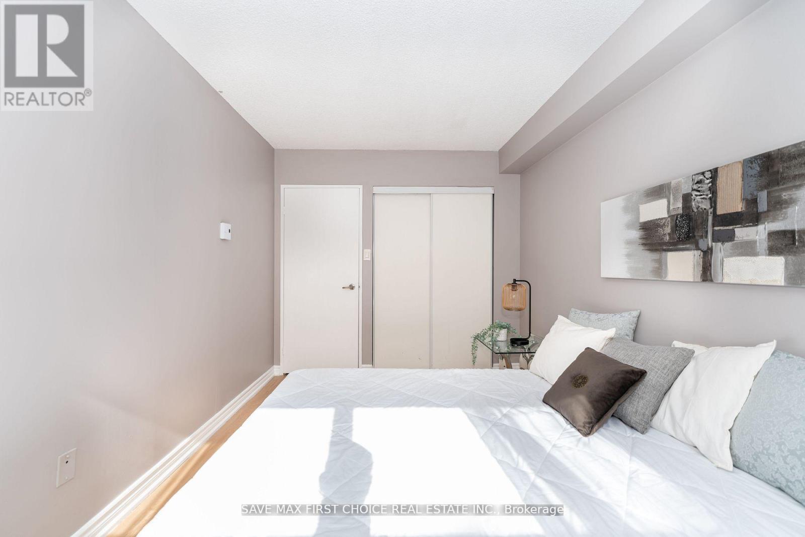 #106 -2500 BRIDLETOWNE CIRC, #106