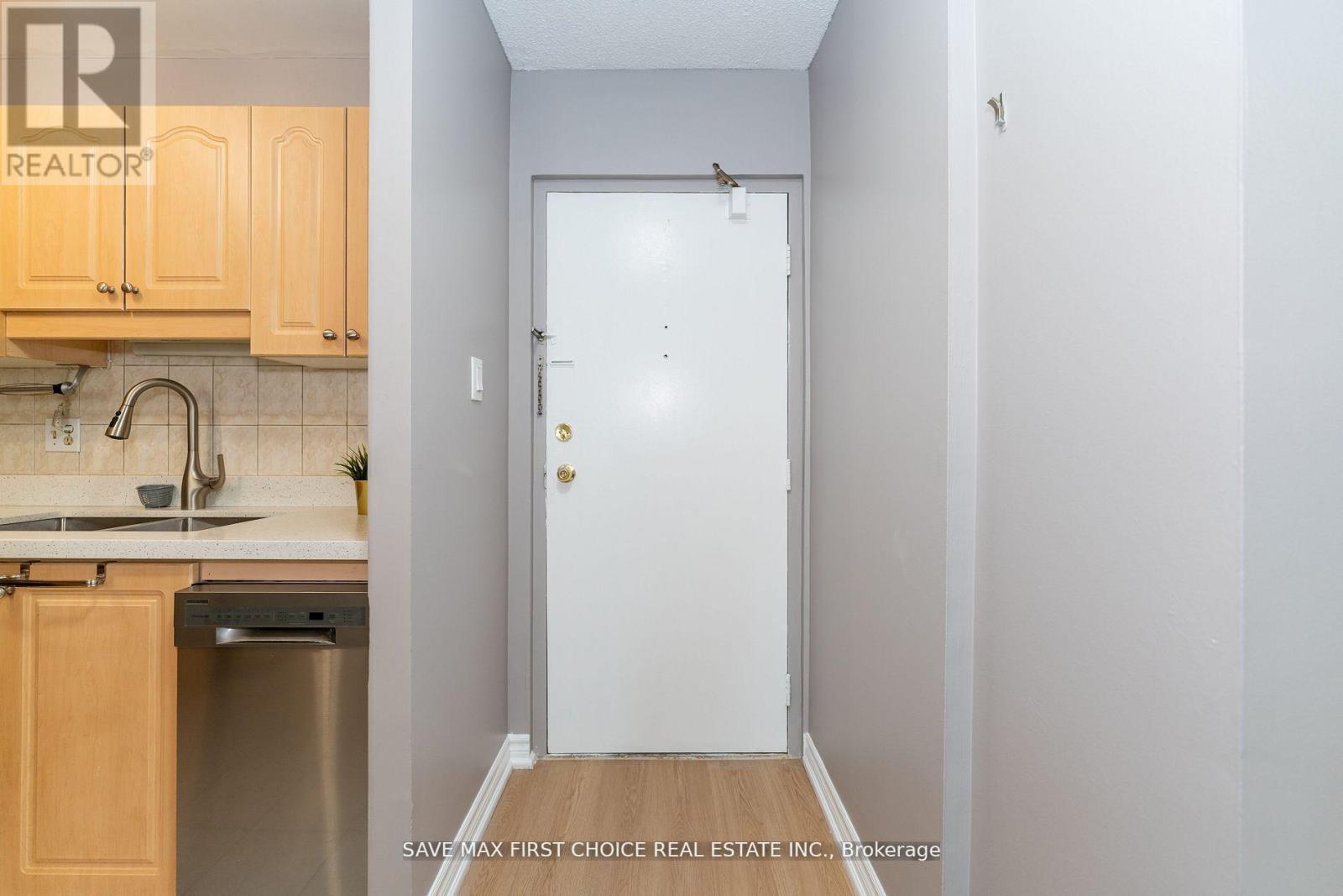 #106 -2500 BRIDLETOWNE CIRC, #106