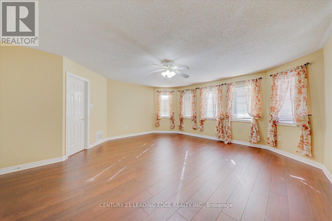 #MAIN -8 WOODCOCK AVE, #Main