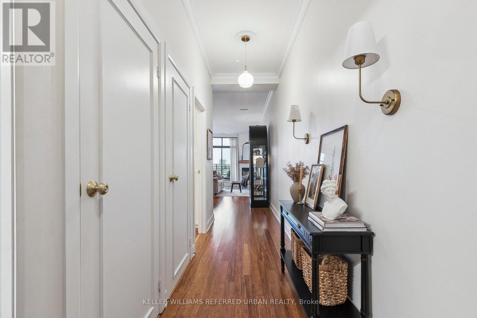 #306 -160 FALLINGBROOK RD, #306