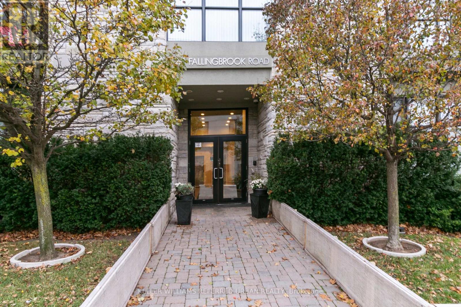 #306 -160 FALLINGBROOK RD, #306