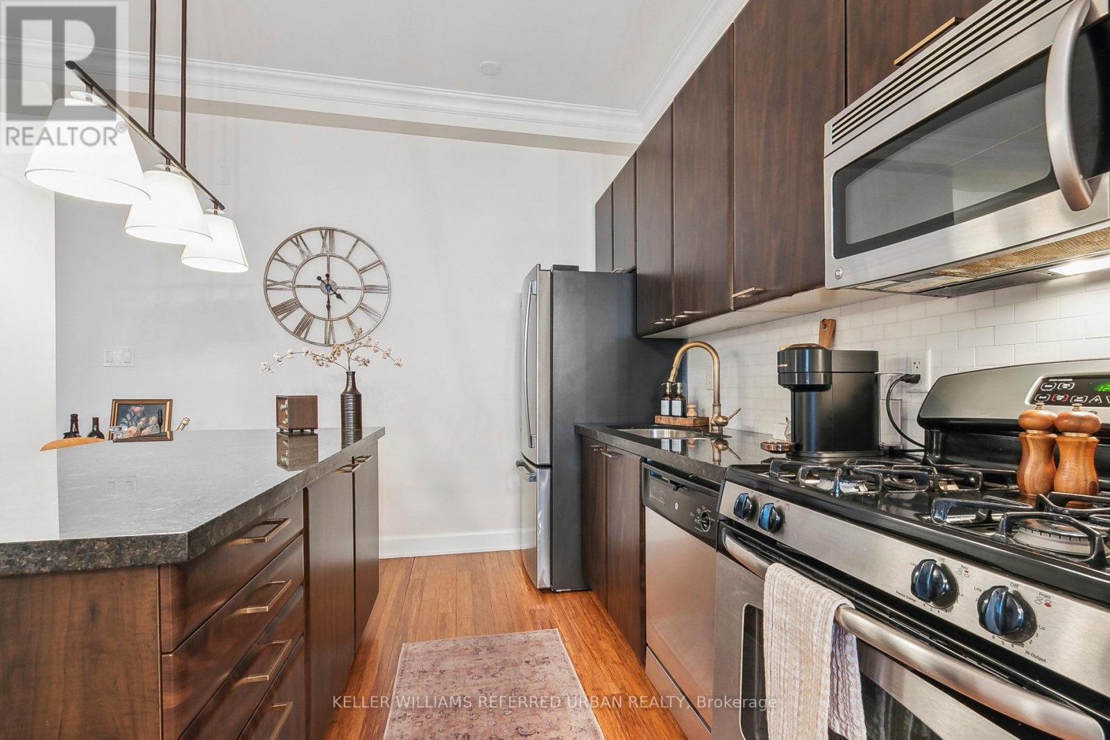 #306 -160 FALLINGBROOK RD, #306