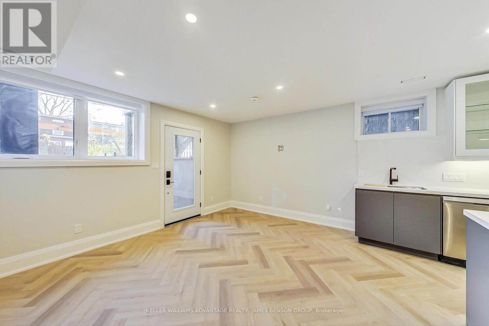 U 1 32 GALT AVE, #Unit 1