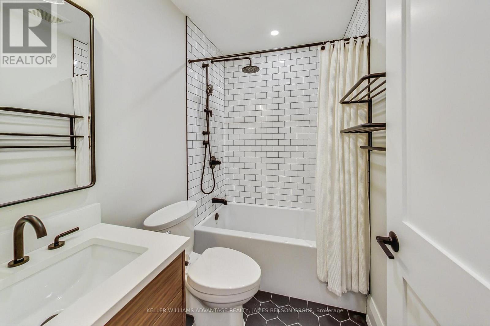 U 1 32 GALT AVE, #Unit 1
