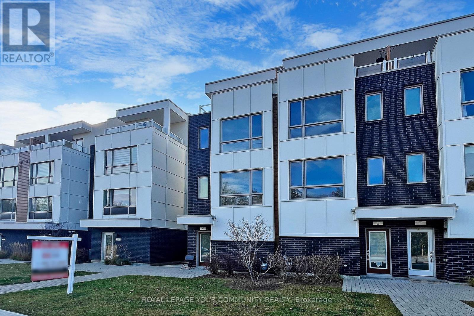 #9 -1870 ALTONA RD, #9