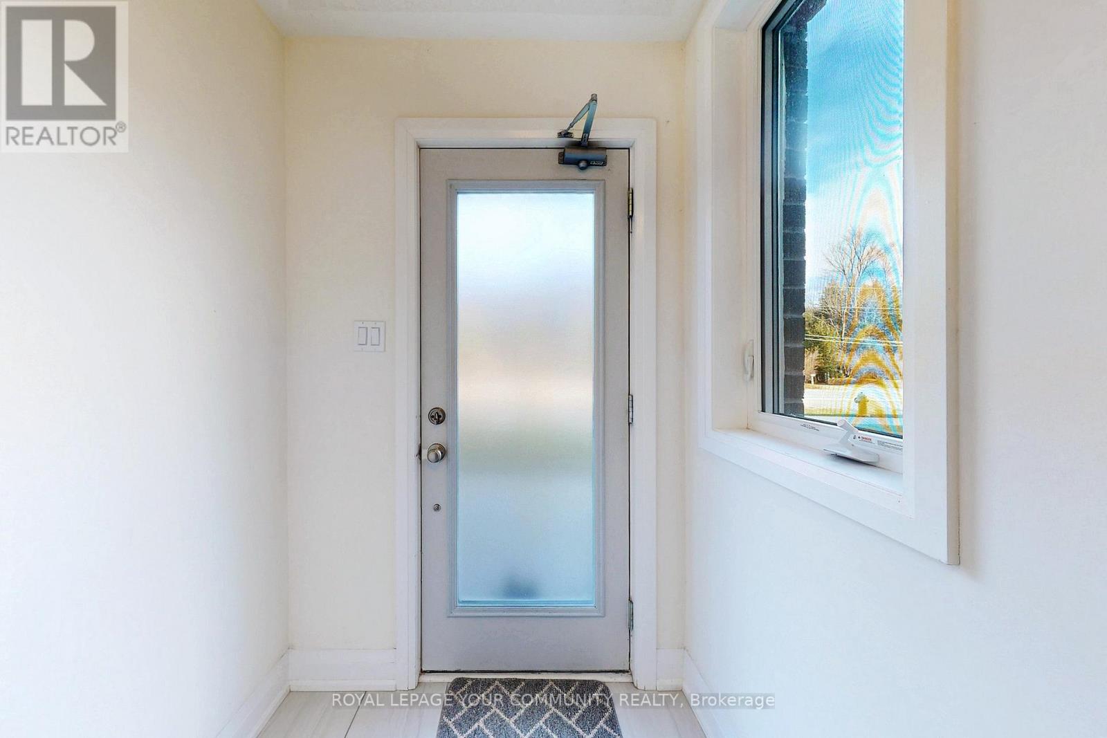 #9 -1870 ALTONA RD, #9