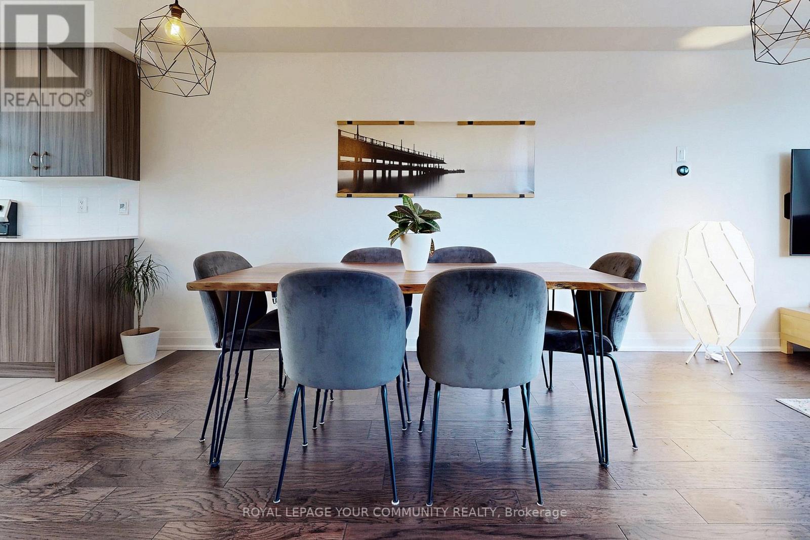 #9 -1870 ALTONA RD, #9