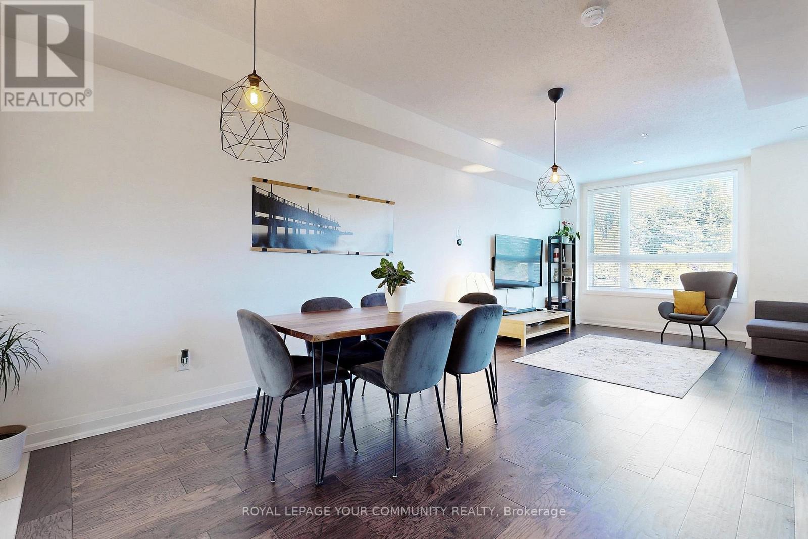 #9 -1870 ALTONA RD, #9