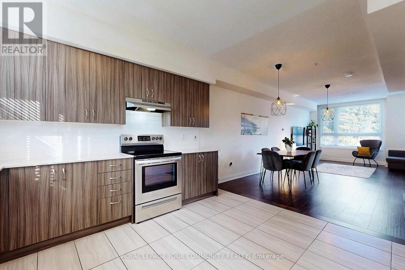 #9 -1870 ALTONA RD, #9