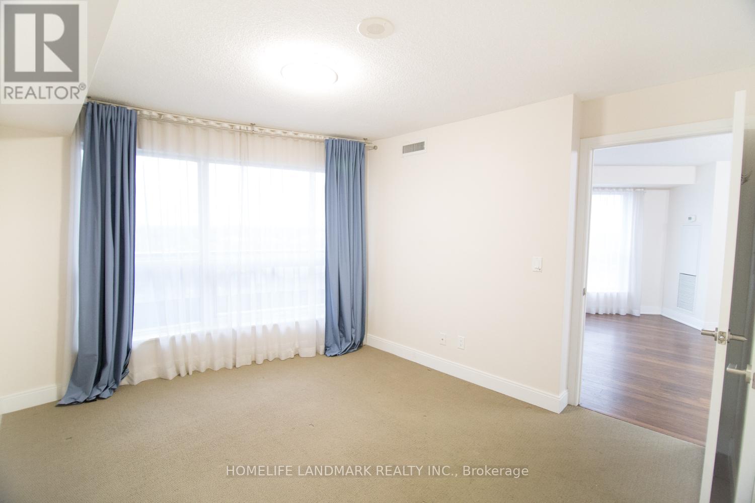 #1424 -135 VILLAGE GREEN SQ, #1424