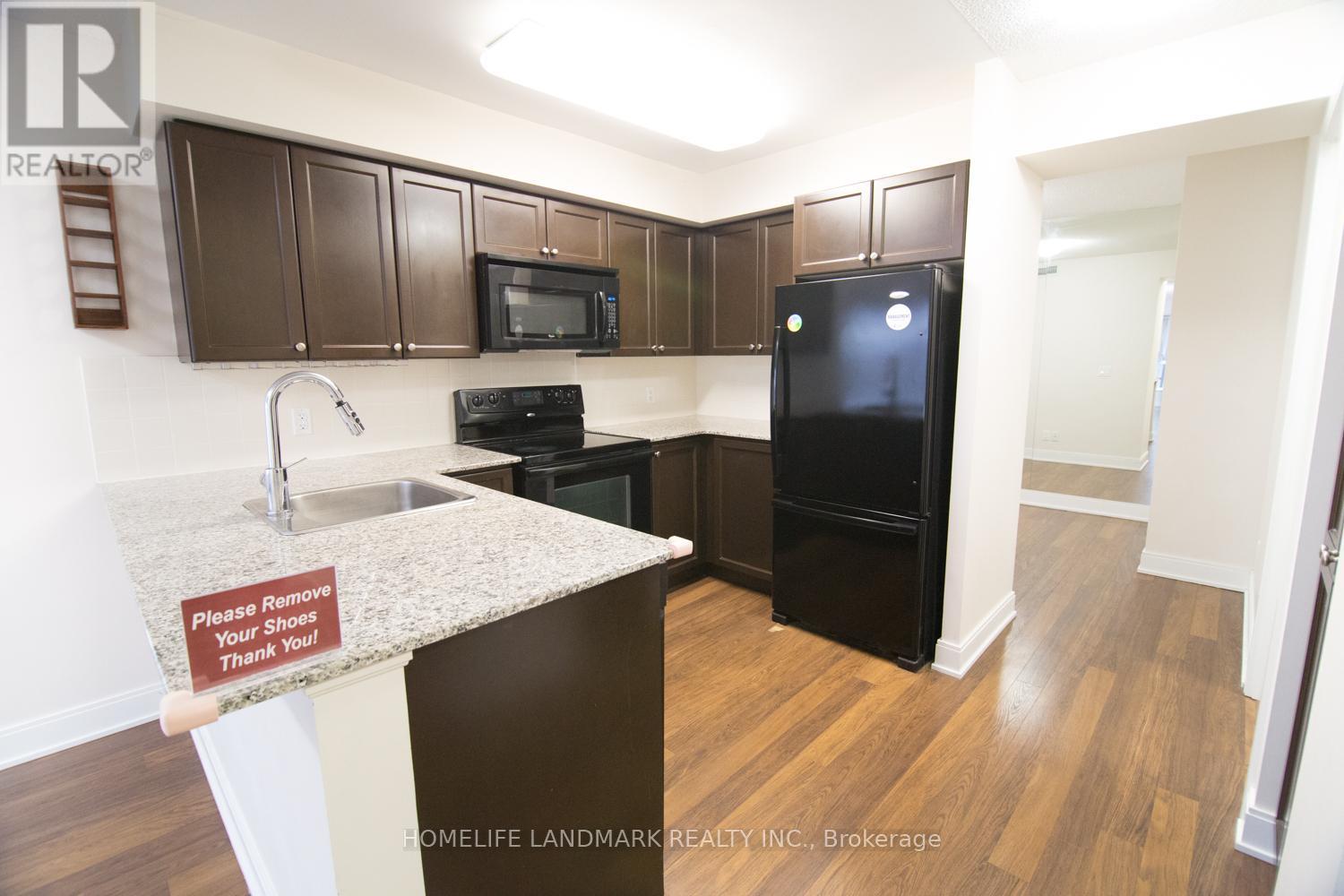#1424 -135 VILLAGE GREEN SQ, #1424