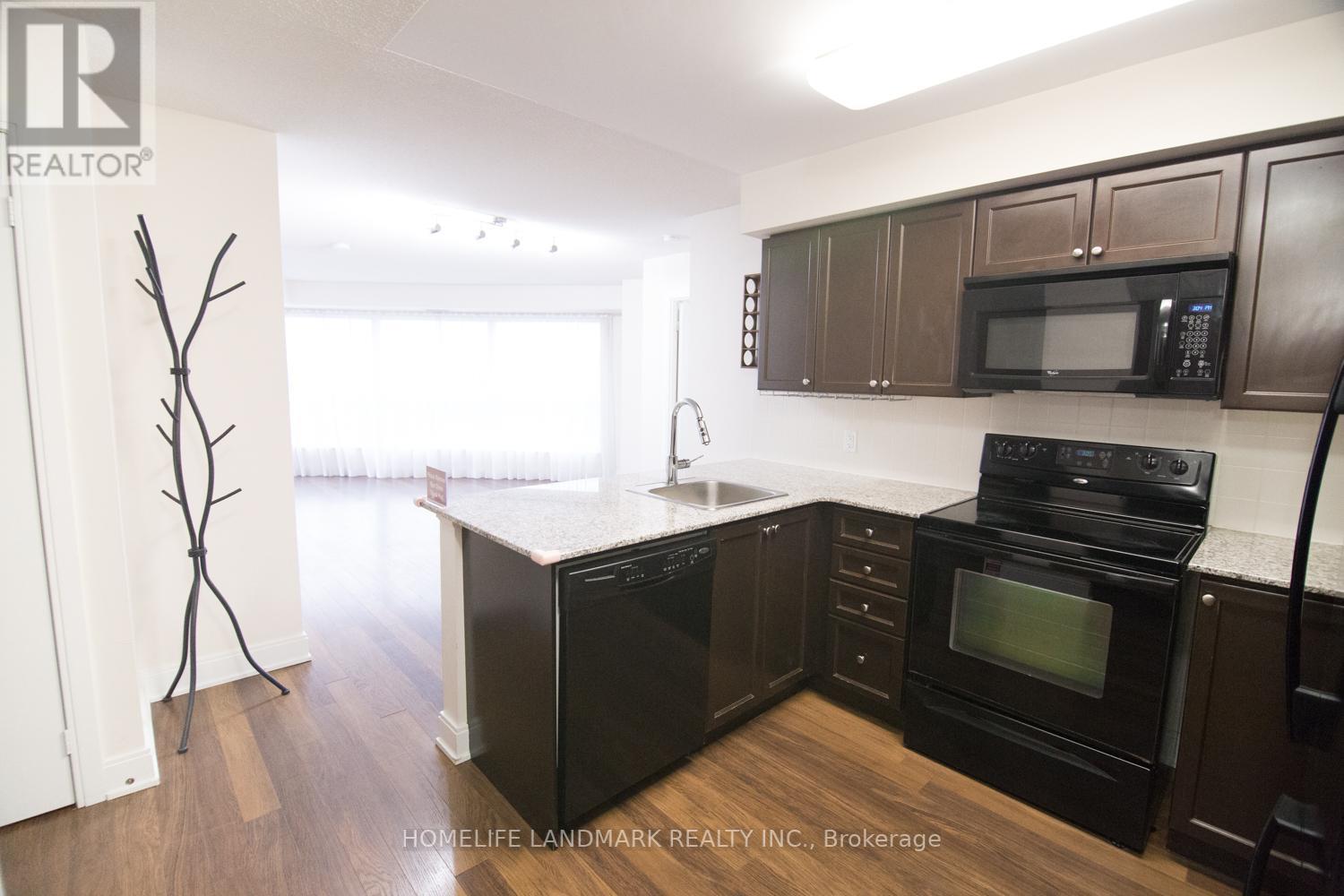 #1424 -135 VILLAGE GREEN SQ, #1424