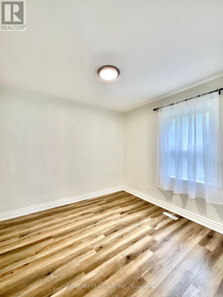 #MAIN -37 BAYARD AVE, #Main