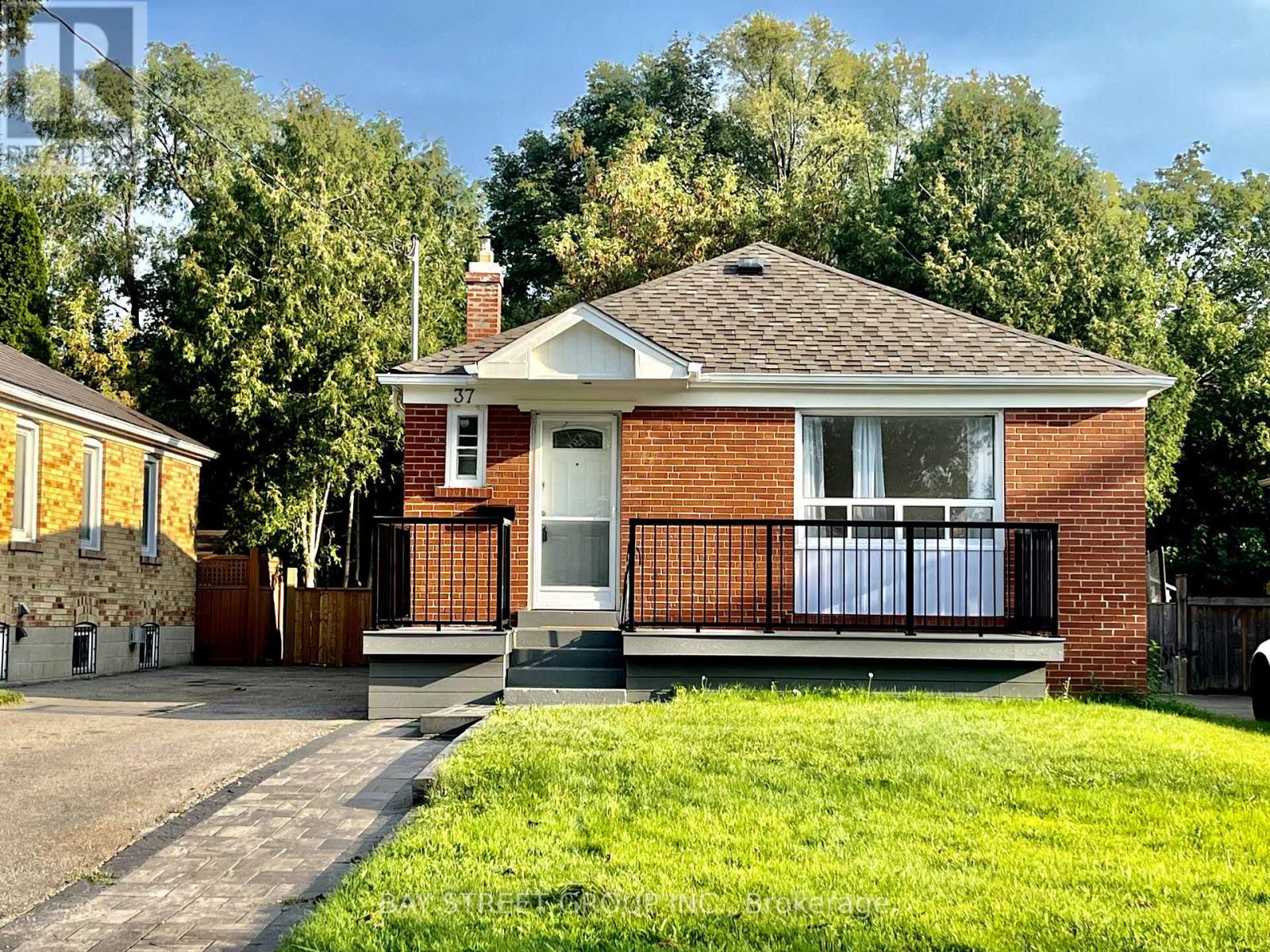 #MAIN -37 BAYARD AVE, #Main