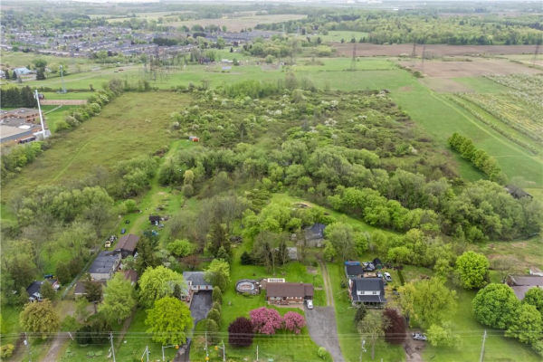 1048 Garner Road E, Ancaster
