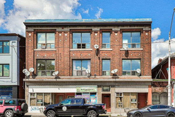 305-309 BARTON Street E, Hamilton