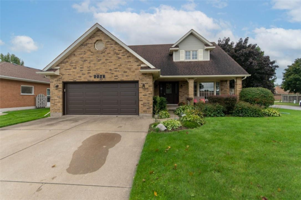 7726 Mount Carmel Boulevard, Niagara Falls
