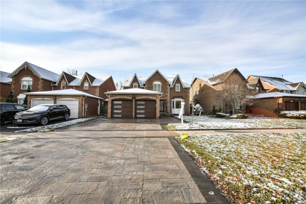 2036 Grosvenor Street, Oakville