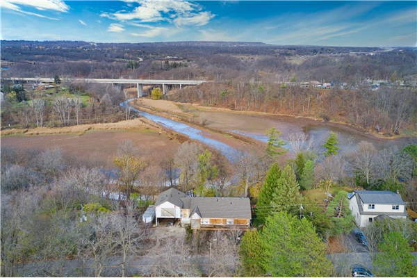 835 Spring Gardens Road, Burlington