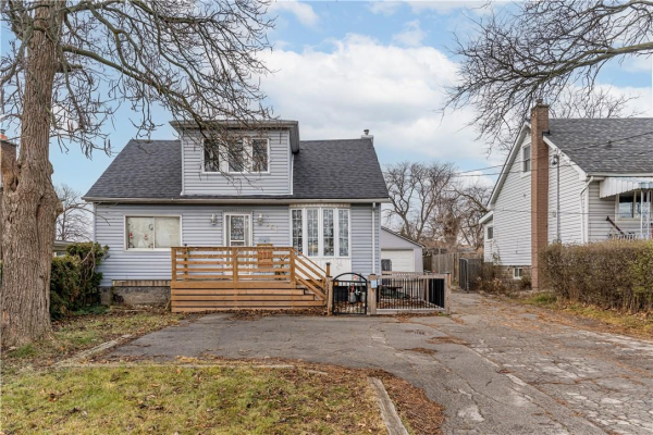 956 UPPER GAGE Avenue, Hamilton