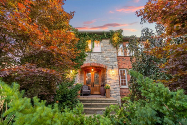 4278 Clubview Drive, Burlington