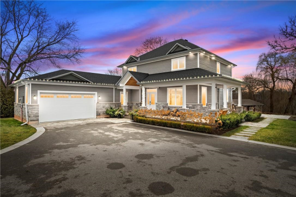 288 SUMACH Drive, Burlington