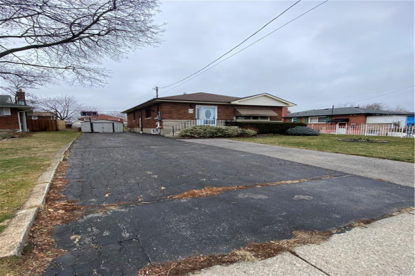 164 BRENTWOOD Drive|Unit #Upper Level, Hamilton