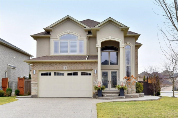 4 DONATELLO Court, Hamilton