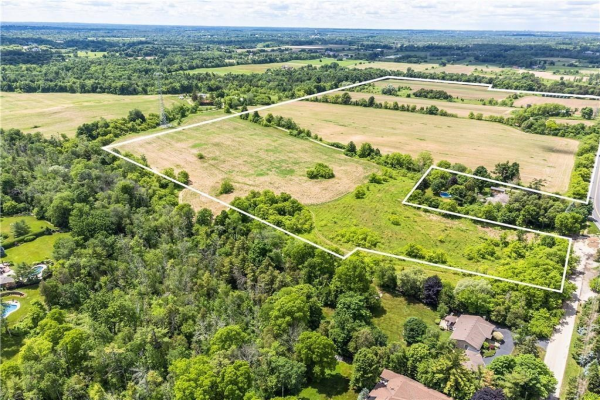 1571 Centre Road, Flamborough