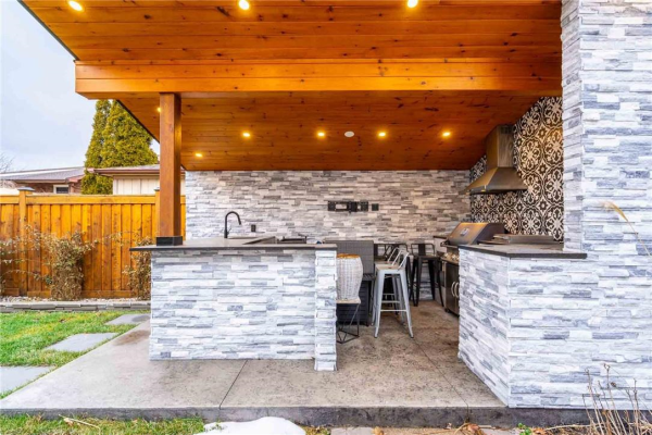 11 SONATA Avenue, Hamilton