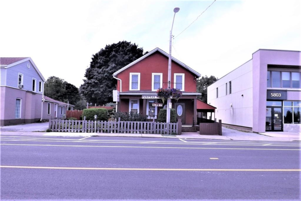 5815 MAIN Street, Niagara Falls