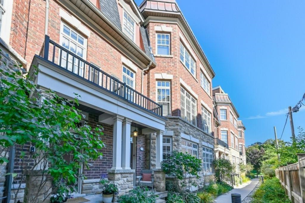 2061 MARIA Street|Unit #14, Burlington