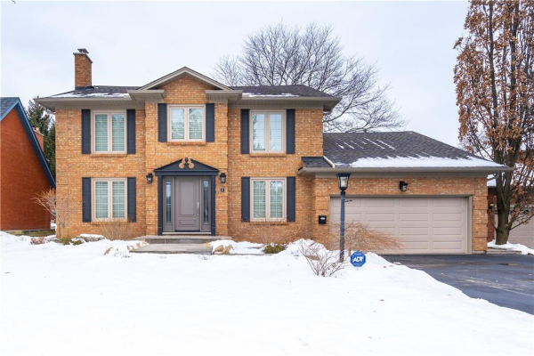 57 McGregor Crescent, Ancaster