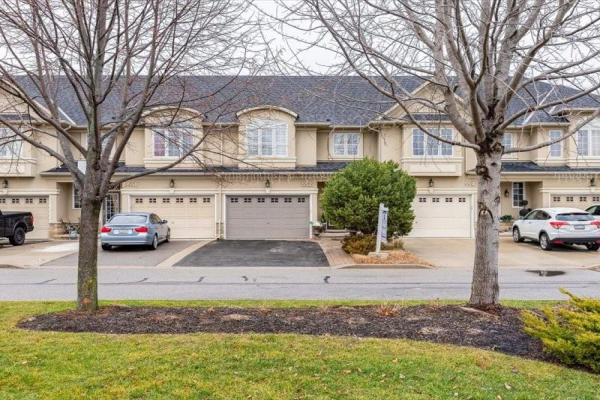 552 STONEHENGE Drive, Ancaster