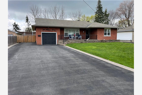 26 HATTON Drive, Ancaster