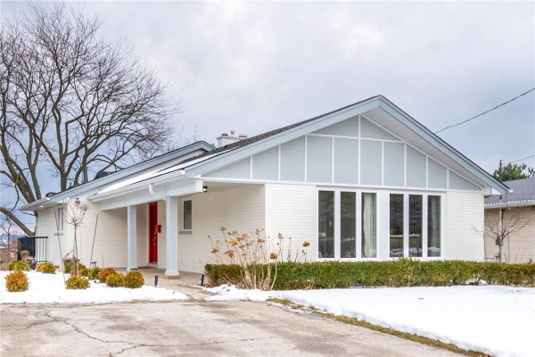 414 North Shore Boulevard W, Burlington