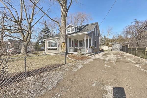 5853 Mcleod Road, Niagara Falls