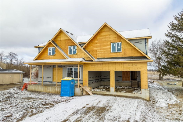 8184 Airport Road E, Glanbrook
