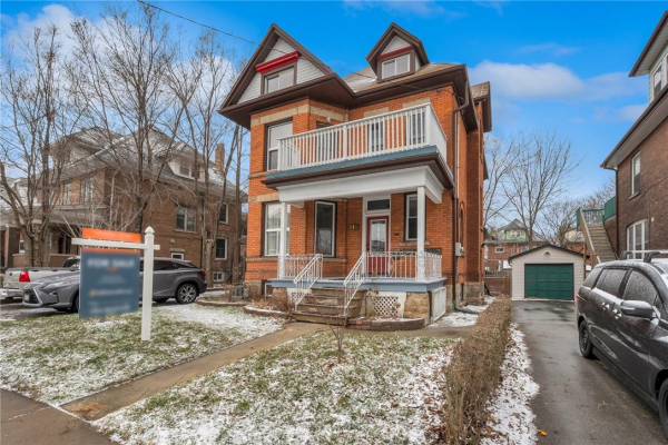 116 FAIRHOLT Road S, Hamilton
